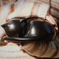 FUFYUKEY Cat Urn, Black Resin, Sleeping Kitty Pet Memorial Keepsake Funeral Urn for Cats Ashes, Up to 8kg, 7.87 x 7.87 x 3.15 inches